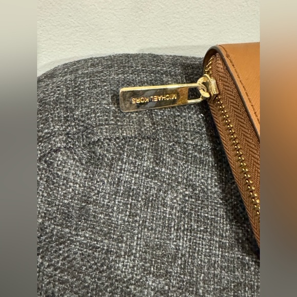 Michael Kors Camel Zip Wallet - Picture 4 of 9